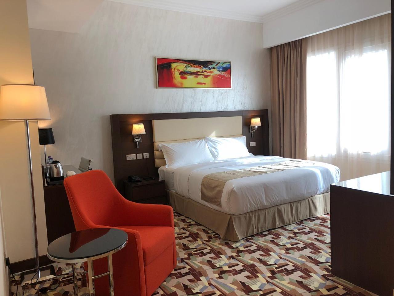 Al Murooj Grand Hotel Маскат Екстериор снимка