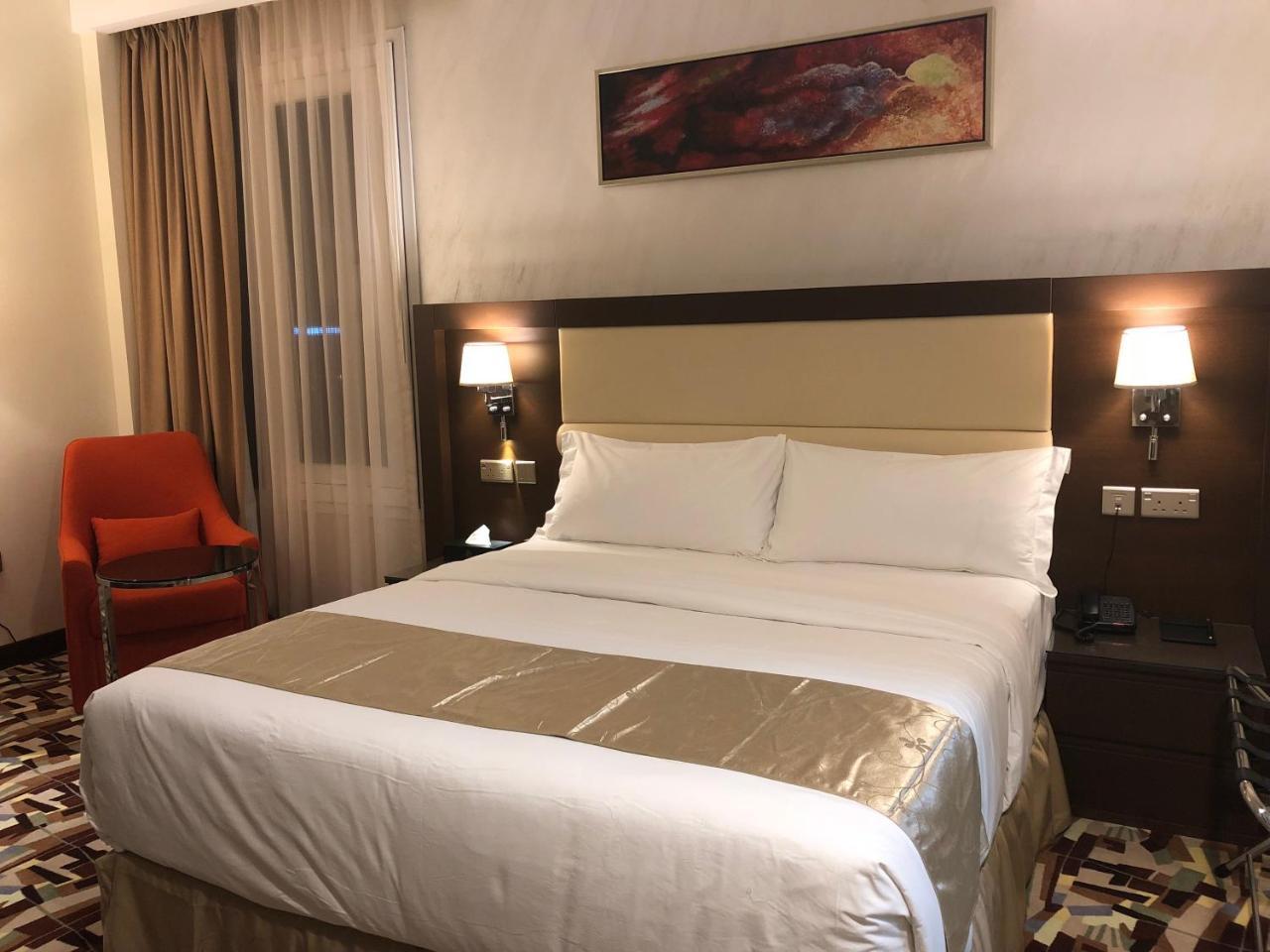 Al Murooj Grand Hotel Маскат Екстериор снимка