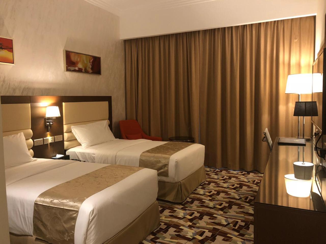 Al Murooj Grand Hotel Маскат Екстериор снимка