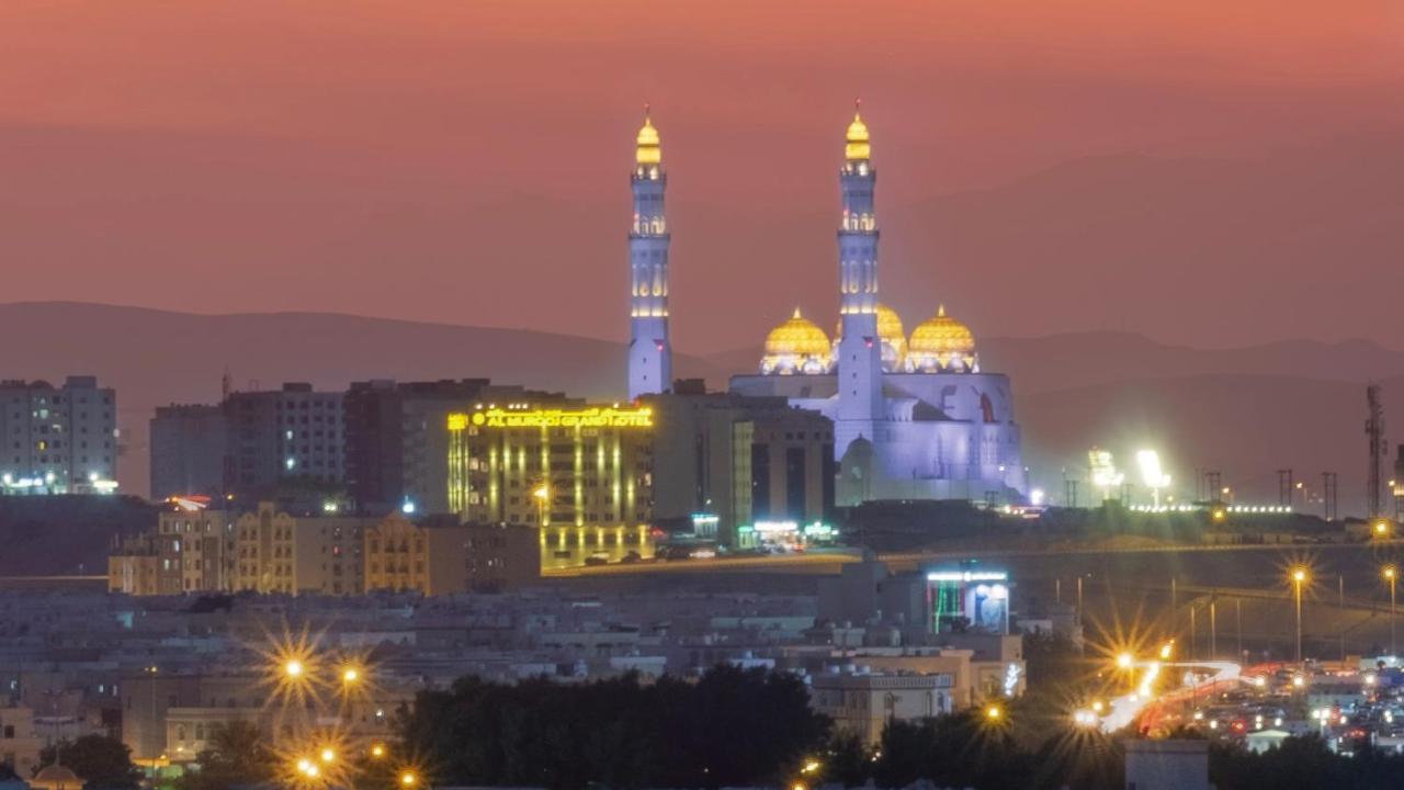Al Murooj Grand Hotel Маскат Екстериор снимка